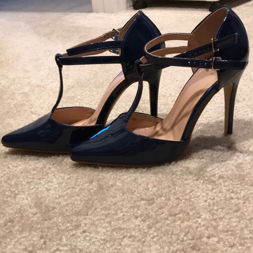 DSW Navy Blue Pumps